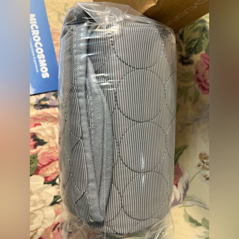 Cooling mat for dogs 40”x28” - Picture 7 of 10